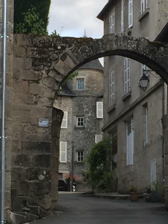 L'Ancienne Maison Acomodação com café da manhã Treignac Exterior foto